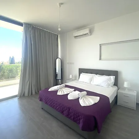 Nissi Pearl * Ajia Napa