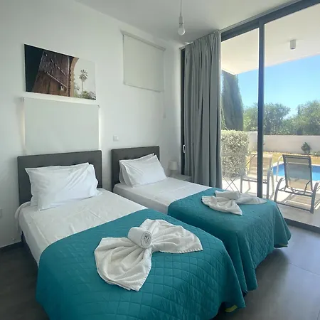 Villa Nissi Pearl *