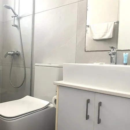 Nissi Pearl * Ayía Nápa