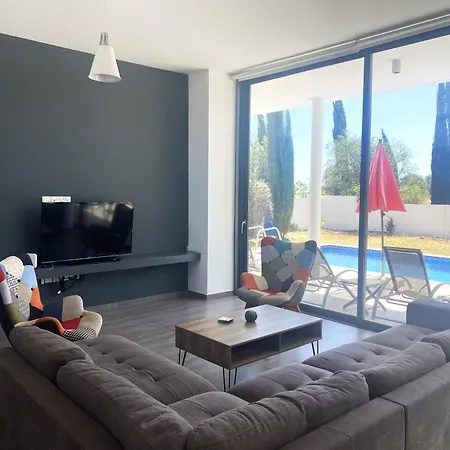 Nissi Pearl * Ayía Nápa