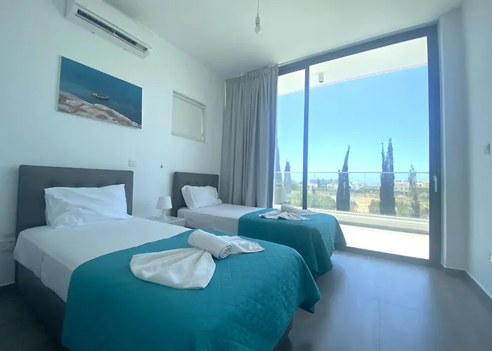 ヴィラ Nissi Pearl アヤナパ