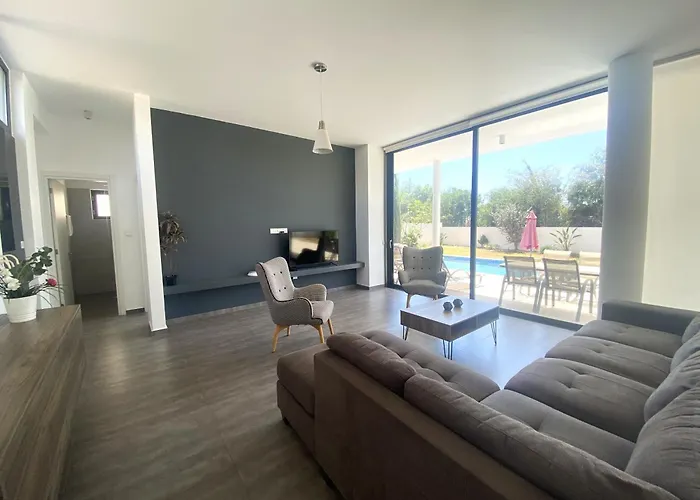 Nissi Pearl ヴィラ アヤナパ