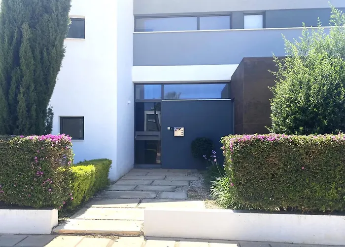 ヴィラ Nissi Pearl アヤナパ