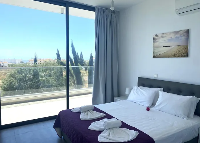 Nissi Pearl ヴィラ アヤナパ