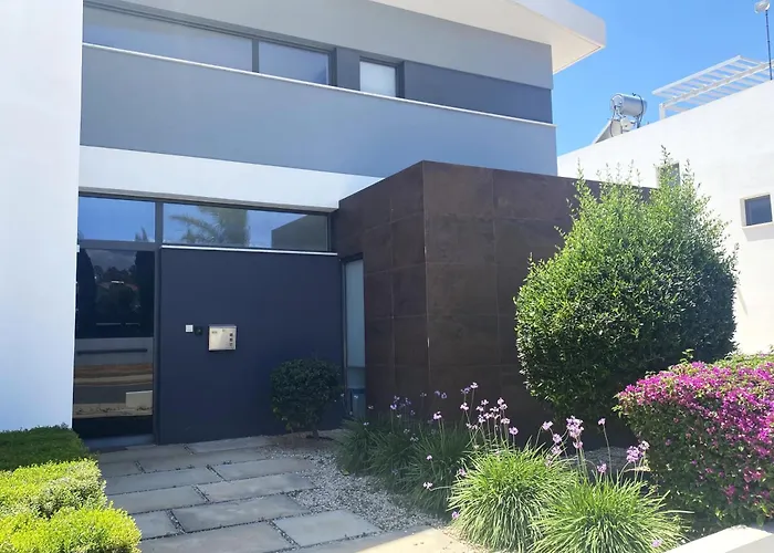 Vila Nissi Pearl